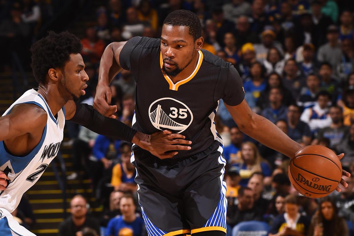 回馈家乡父老，河南队杨意林为后林村80岁以上老人发放礼品（河南队杨意林回馈桑梓，向后林村80岁以上老人发放礼品）